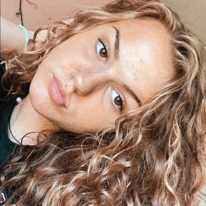 Meet your Posher, Ellie